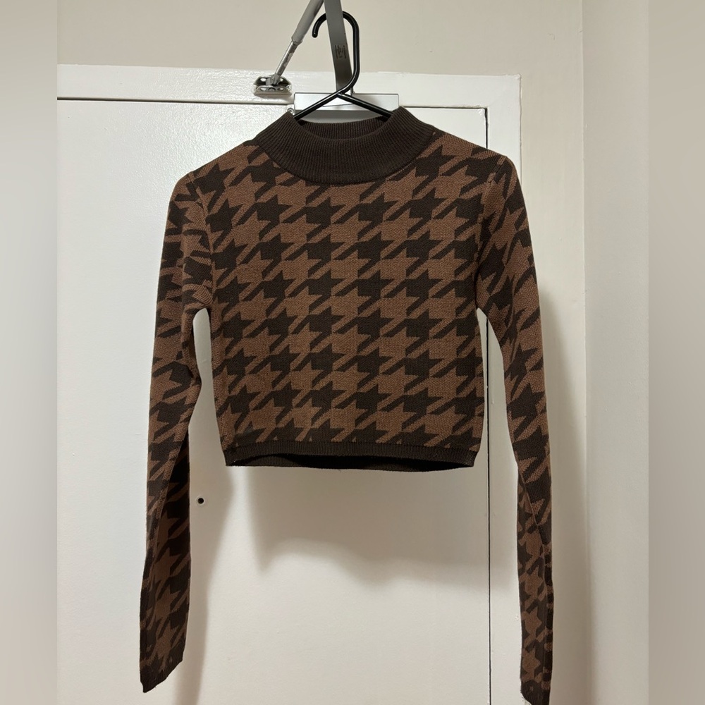 Cropped knit sweater